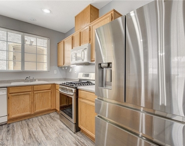 3909 Sweet Pine Street - Photo Thumbnail 11