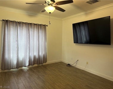 2851 Sapphire Desert Drive - Photo Thumbnail 7