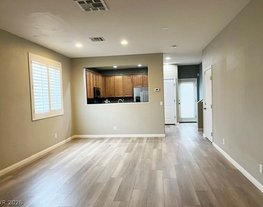 8102 Lake Chippewa Street - Photo Thumbnail 3