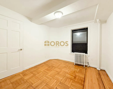 210 East 10th Street - Photo Thumbnail 5