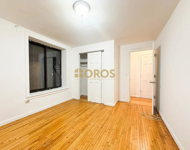 210 East 10th Street - Photo Thumbnail 4