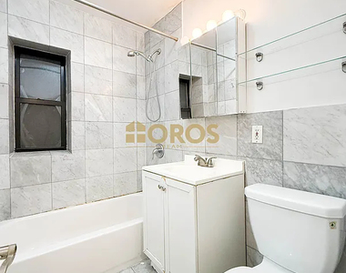 210 East 10th Street - Photo Thumbnail 7