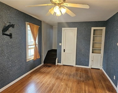 218 Wilson Street - Photo Thumbnail 4