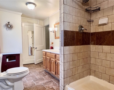 225 Lake Shore Drive S - Photo Thumbnail 15