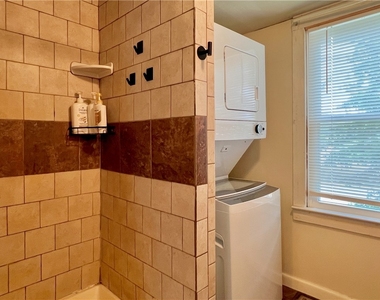 225 Lake Shore Drive S - Photo Thumbnail 16