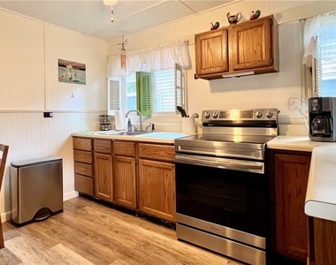 225 Lake Shore Drive S - Photo Thumbnail 2