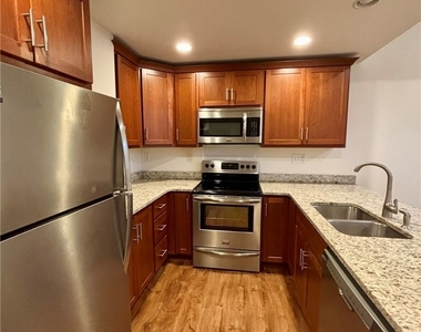 591 Terrace Boulevard - Photo Thumbnail 2