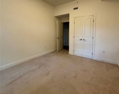 591 Terrace Boulevard - Photo Thumbnail 7