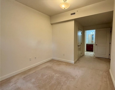 591 Terrace Boulevard - Photo Thumbnail 10