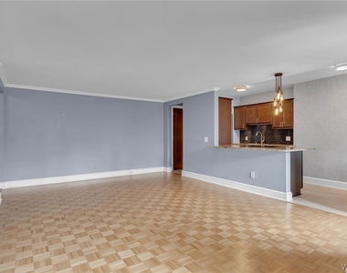 800 W Ferry Street - Photo Thumbnail 10