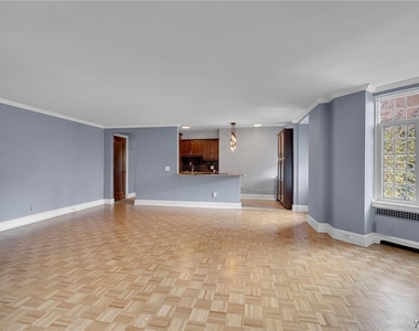800 W Ferry Street - Photo Thumbnail 9