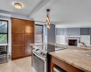 800 W Ferry Street - Photo Thumbnail 15
