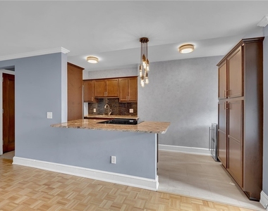 800 W Ferry Street - Photo Thumbnail 13