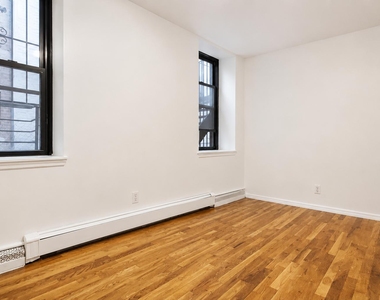188 Claremont Avenue - Photo Thumbnail 4