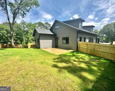 192 Claire Drive Se - Photo Thumbnail 16