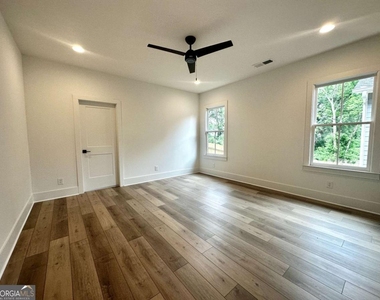 192 Claire Drive Se - Photo Thumbnail 12