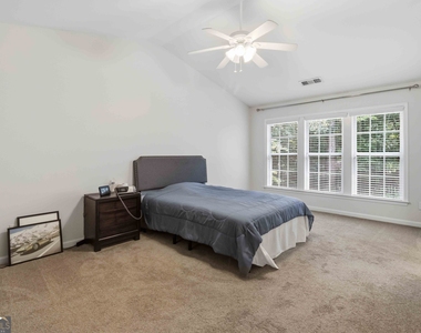 105 Finchley Drive - Photo Thumbnail 17