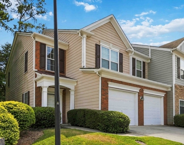 105 Finchley Drive - Photo Thumbnail 2