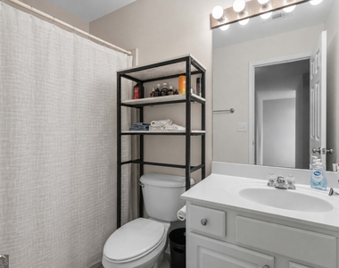 105 Finchley Drive - Photo Thumbnail 20