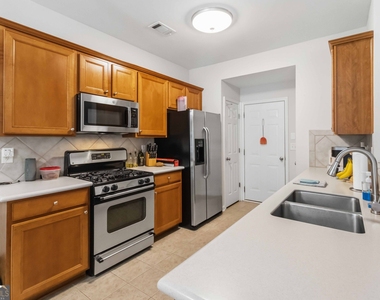 105 Finchley Drive - Photo Thumbnail 9