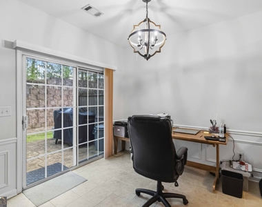 105 Finchley Drive - Photo Thumbnail 8