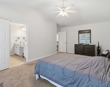 105 Finchley Drive - Photo Thumbnail 18