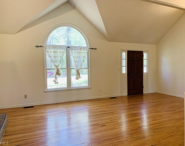210 Spring Forest Way - Photo Thumbnail 10