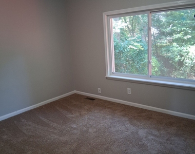 9109 Sterling Ridge Lane - Photo Thumbnail 15