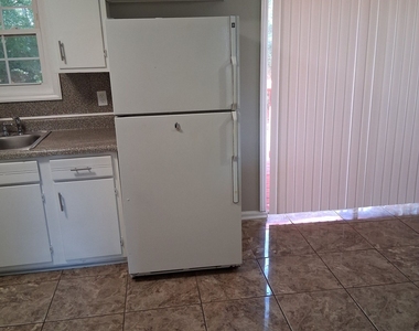 9109 Sterling Ridge Lane - Photo Thumbnail 7