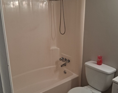 9109 Sterling Ridge Lane - Photo Thumbnail 17