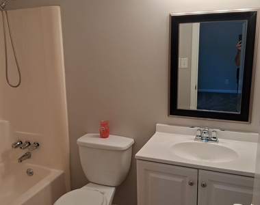 9109 Sterling Ridge Lane - Photo Thumbnail 16