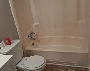 9109 Sterling Ridge Lane - Photo Thumbnail 2