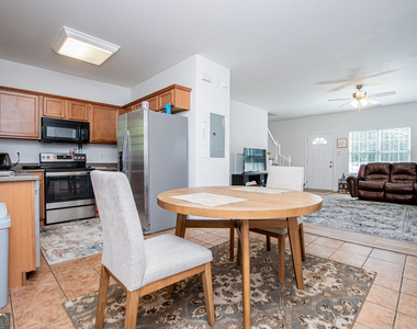145 Bowen Street - Photo Thumbnail 5