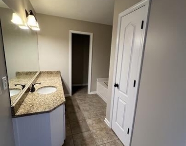 150 The Preserve Drive - Photo Thumbnail 9