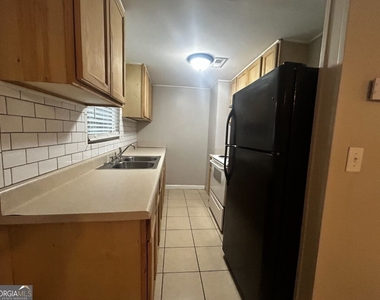 418 Walter Street Nw - Photo Thumbnail 2