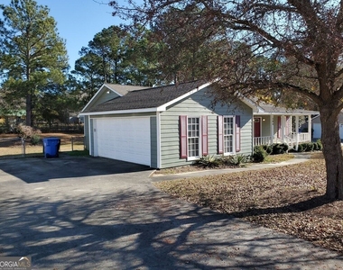 104 Mockingbird Drive - Photo Thumbnail 3
