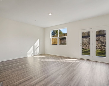 541 Magnolia Circle - Photo Thumbnail 5
