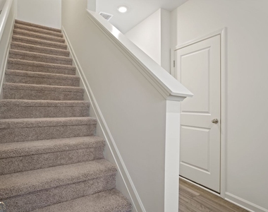 541 Magnolia Circle - Photo Thumbnail 4