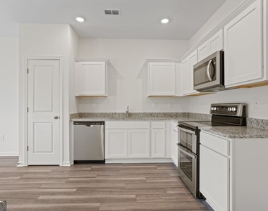 541 Magnolia Circle - Photo Thumbnail 11