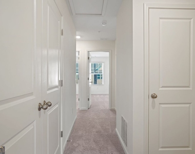 541 Magnolia Circle - Photo Thumbnail 12