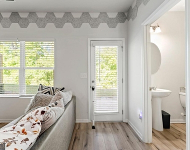 1840 Fabian Way Sw - Photo Thumbnail 8