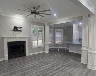 5715 Southcrest Lane - Photo Thumbnail 6
