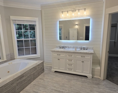 5715 Southcrest Lane - Photo Thumbnail 13