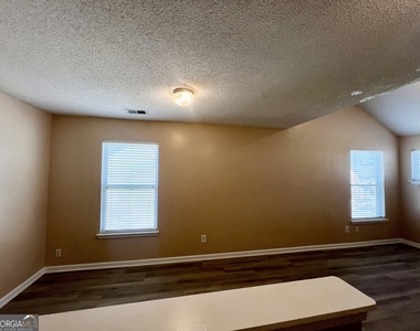 340 Dressage Court - Photo Thumbnail 14