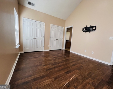 340 Dressage Court - Photo Thumbnail 9
