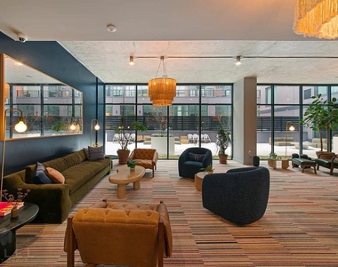 Halsey Street - Photo Thumbnail 10