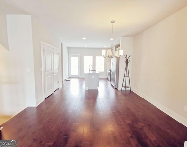 3795 Oxford Circle - Photo Thumbnail 4