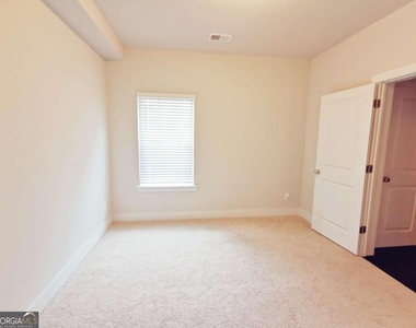 3795 Oxford Circle - Photo Thumbnail 11