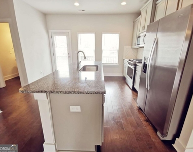 3795 Oxford Circle - Photo Thumbnail 6