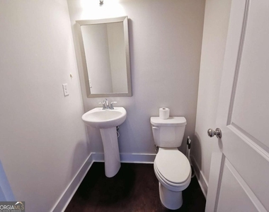 3795 Oxford Circle - Photo Thumbnail 10